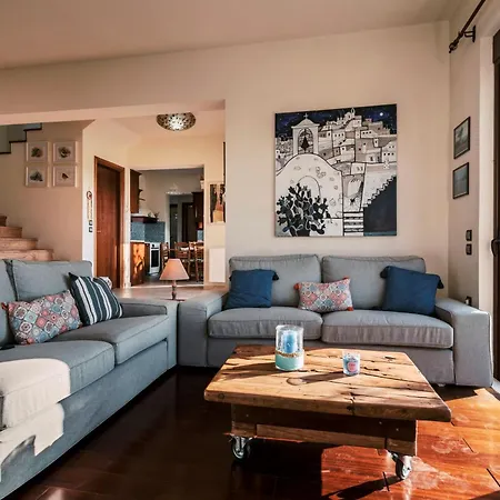 Hillwings Villa *