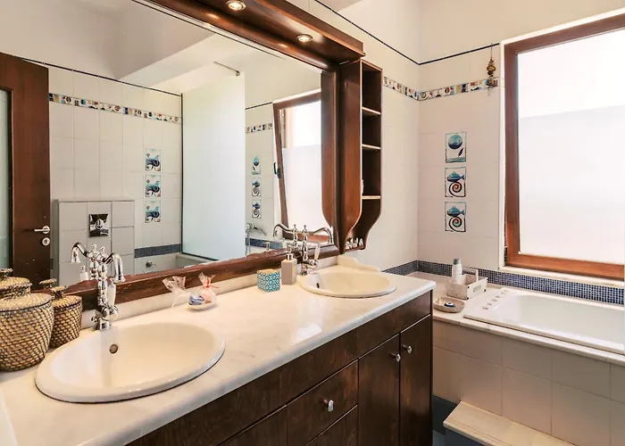 فيلة Hillwings فاليراكي